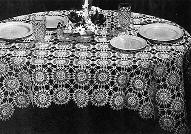 Young Love Tablecloth #7295