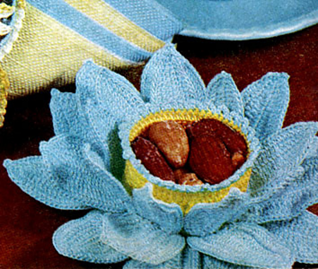 Water Lily Nut Cup #12