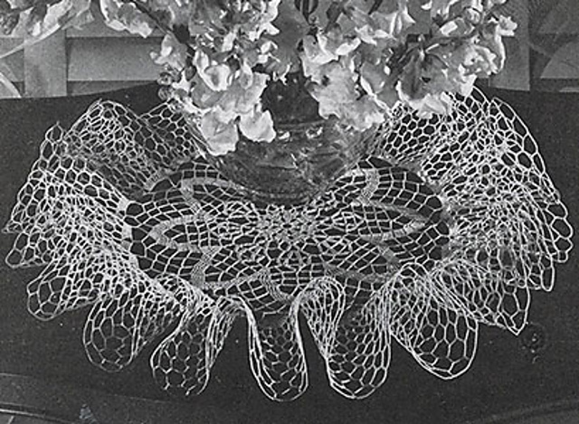 Easter Lily Doily #D-137
