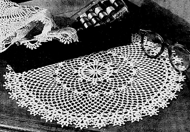 Flower Edge Doily #4417