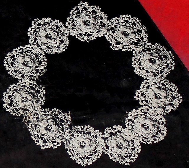 Rose Motif Collar