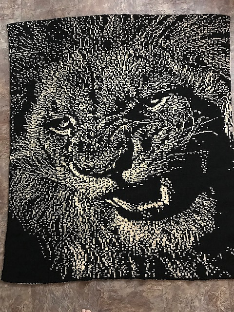 Roar Throw