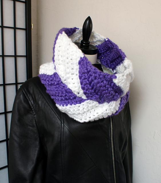 Chunky Herringbone Cowl
