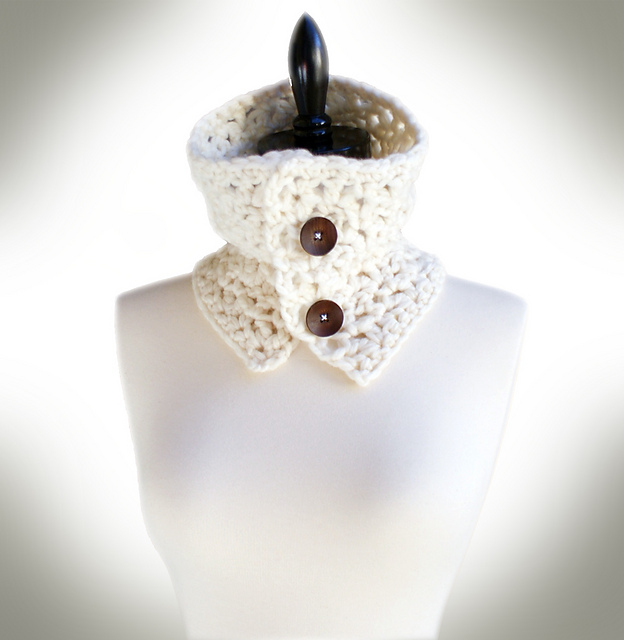 One Skein Buttoned Cowl