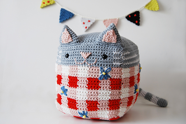 Picnic Cat