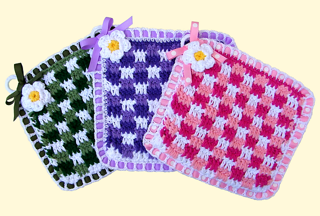 Gingham & Daisy Potholders