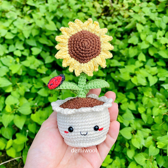 Sunflower Pot