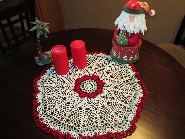 Christmas Pineapple Doily