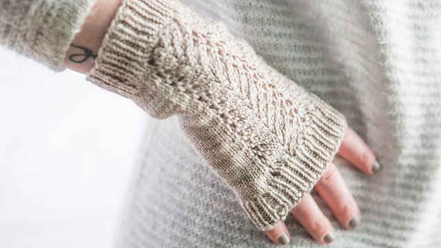 Lace Mitts