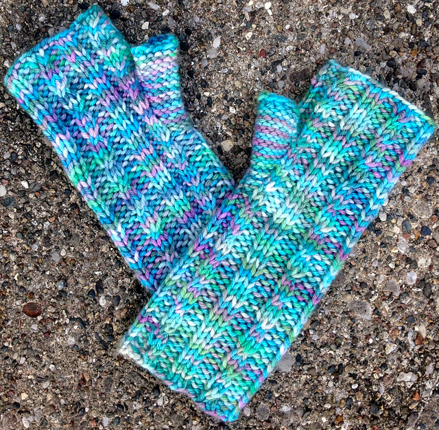 Twisted Rib Fingerless Mitts