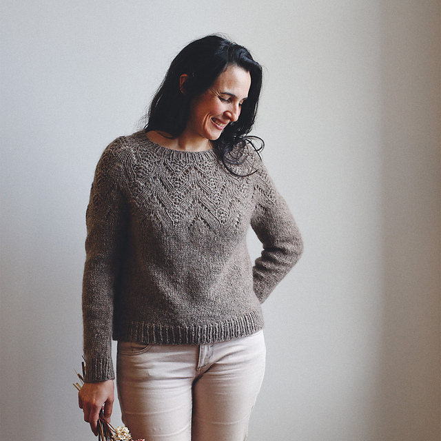 Ravelry: Leizh pattern by Solenn Couix-Loarer