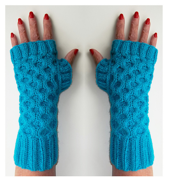 Honeycomb Fingerless Gloves (Mitts)