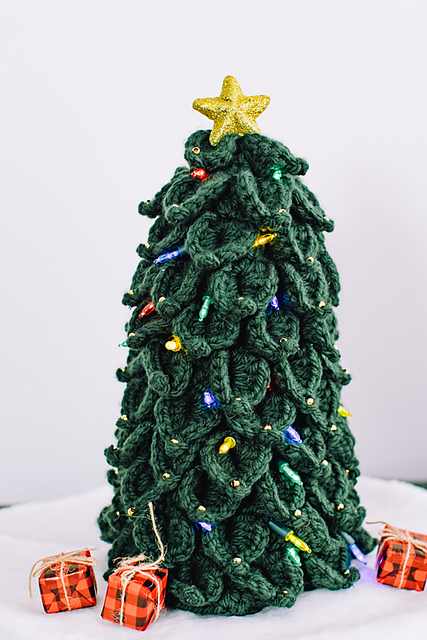 Nostalgic Light-Up Christmas Tree