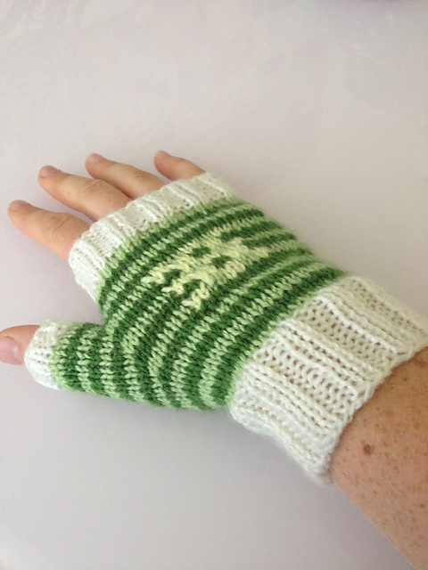 Quick and Easy Striped Handwarmers