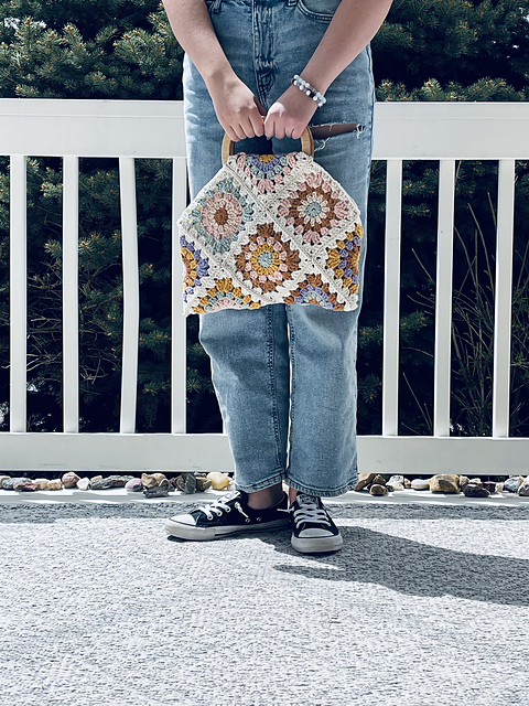 Zinnia Granny Square Bag