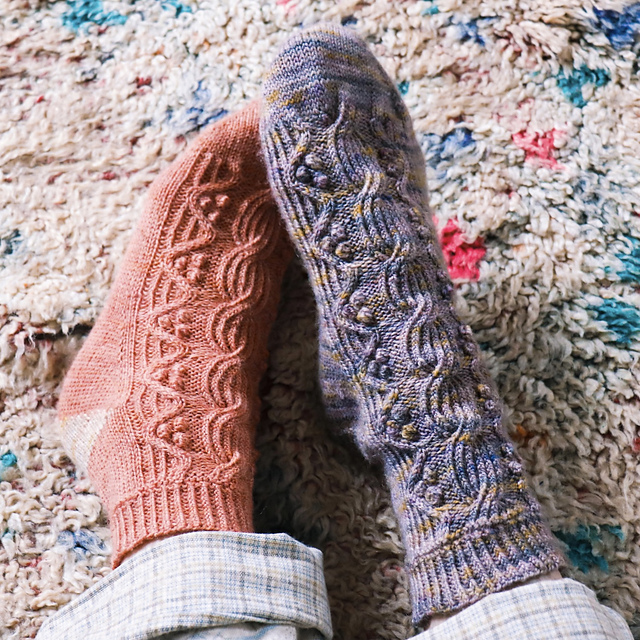 Ravelry: Apple Tea Socks pattern by Kaori Katsurada / KAO