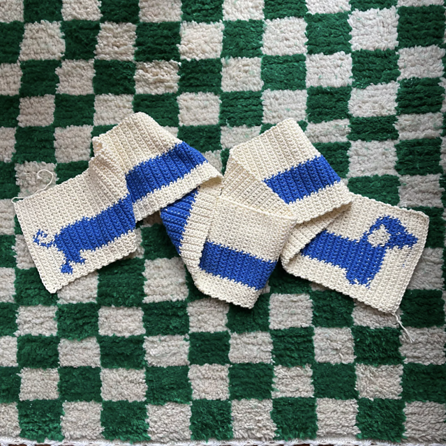 ✧ Sausage dog scarf ✧