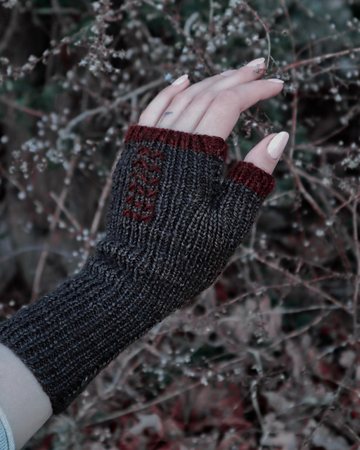 Lady's Mittens with Thumbs c. 1885