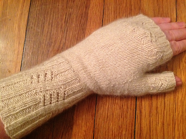 Lady's Silk Mitten