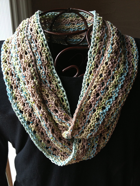 Lilly's Moebius Cowl
