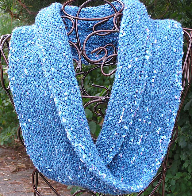 I-Cord Edged Chunky Moebius