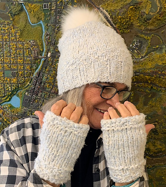 Feathery Hat and Mitts