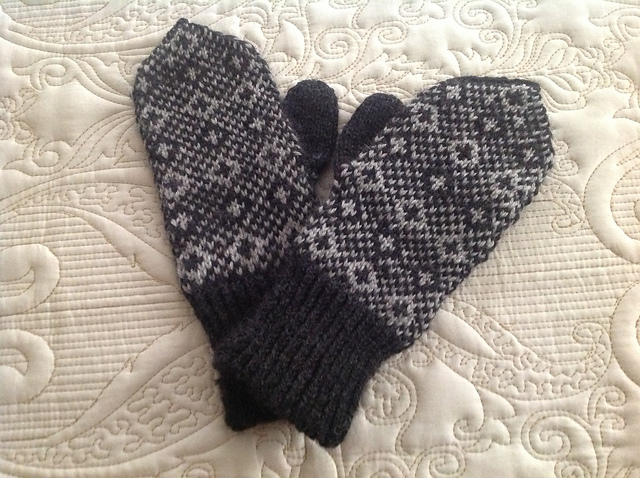 #46 Diamond-Pattern Mittens