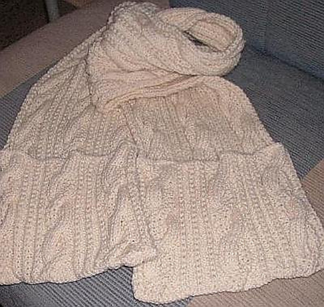 Cables and Pockets Scarf