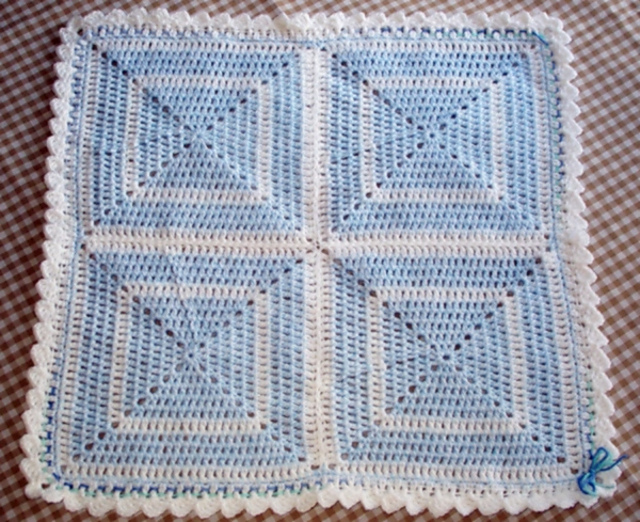 Four-Square Preemie Afghan (crochet) 