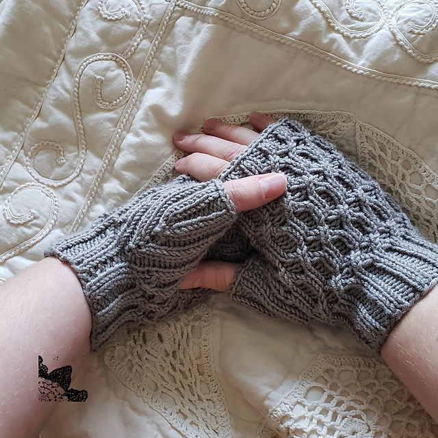 Crags and Cusps Gloves