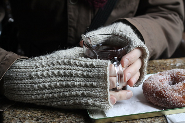 Pyy Mitts