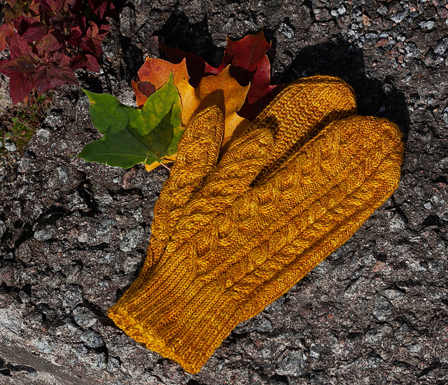 Kekri Mittens