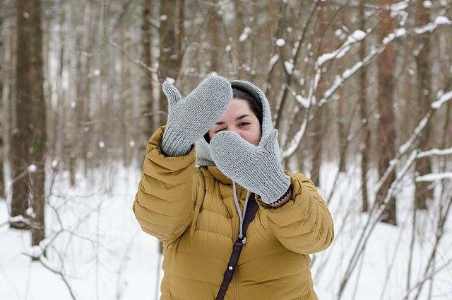 Plum mittens
