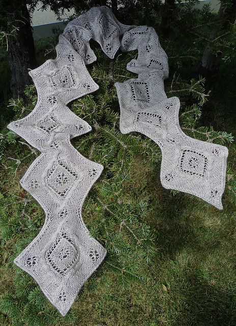 Daisy Scarf
