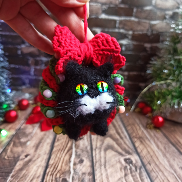 Christmas cat ornament