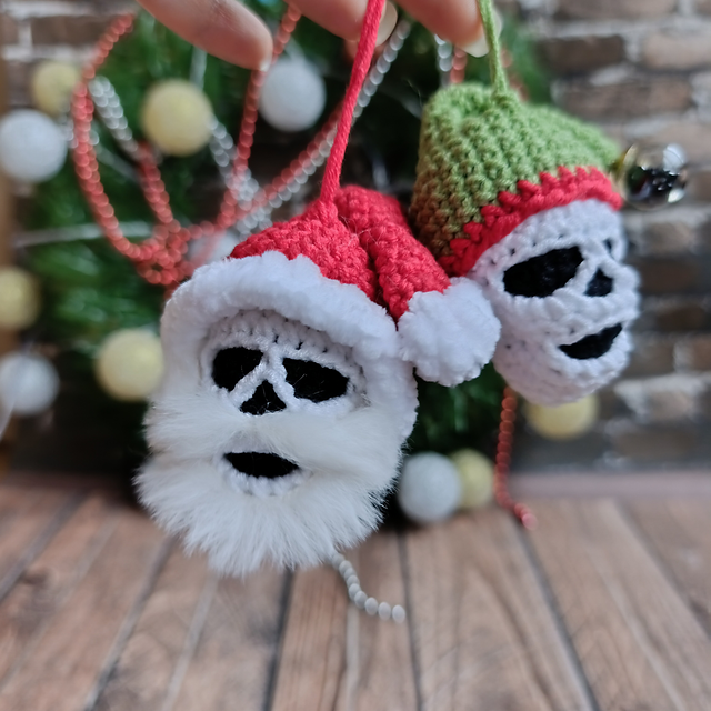 Santa Elf skull ornament