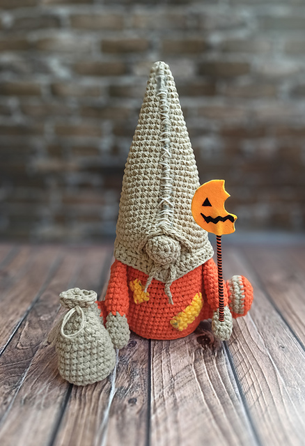 Sam Treat or treat Halloween
