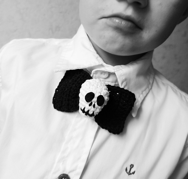 Skull bow