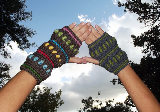 Bully Mitts - A Bullion Stitch Fingerless Glove