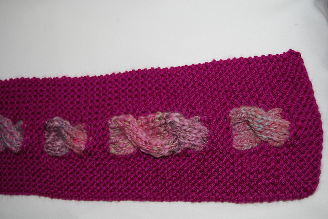 Broken Cable Keyhole Scarf