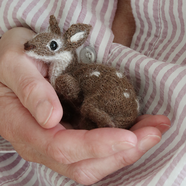 Ravelry: Miniature Fallow Deer pattern by Claire Garland