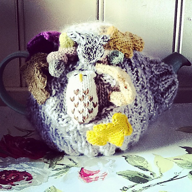 little owl in the tree tea cosy