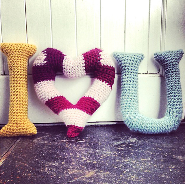 I ♥ U - crochet letters