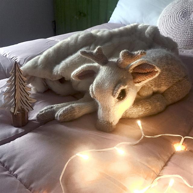 Ravelry: White Buck pattern by Claire Garland