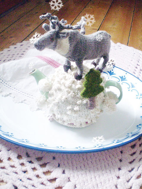 Winter Wonderland tea cozy