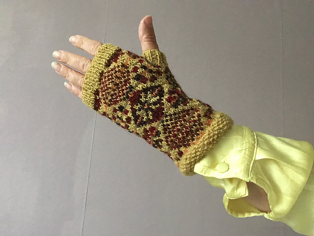 Easy Autumn Gold Mitts