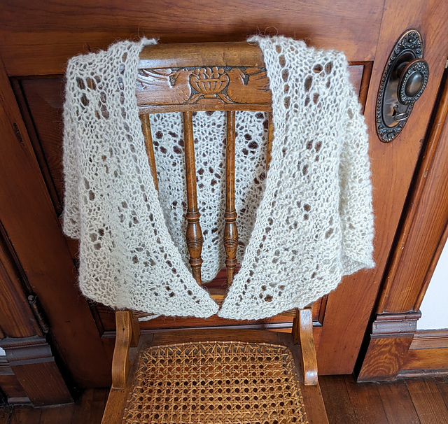 Three panel cat's paw shawl