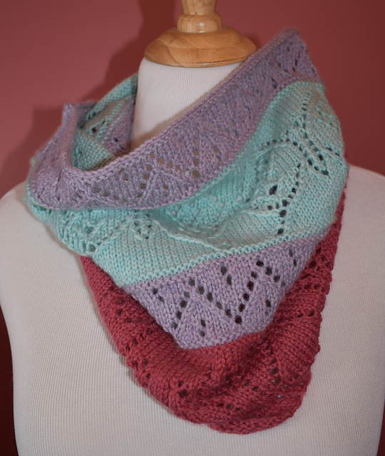 Spring in Your Step Cowl