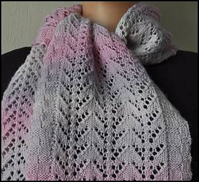 Mini Mochi Eyelet Ease Scarf