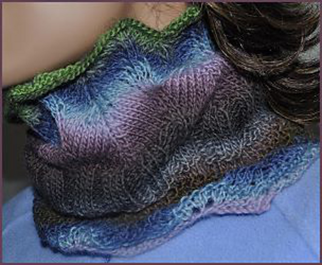 Mini Mochi Topsy-Turvy Cowl